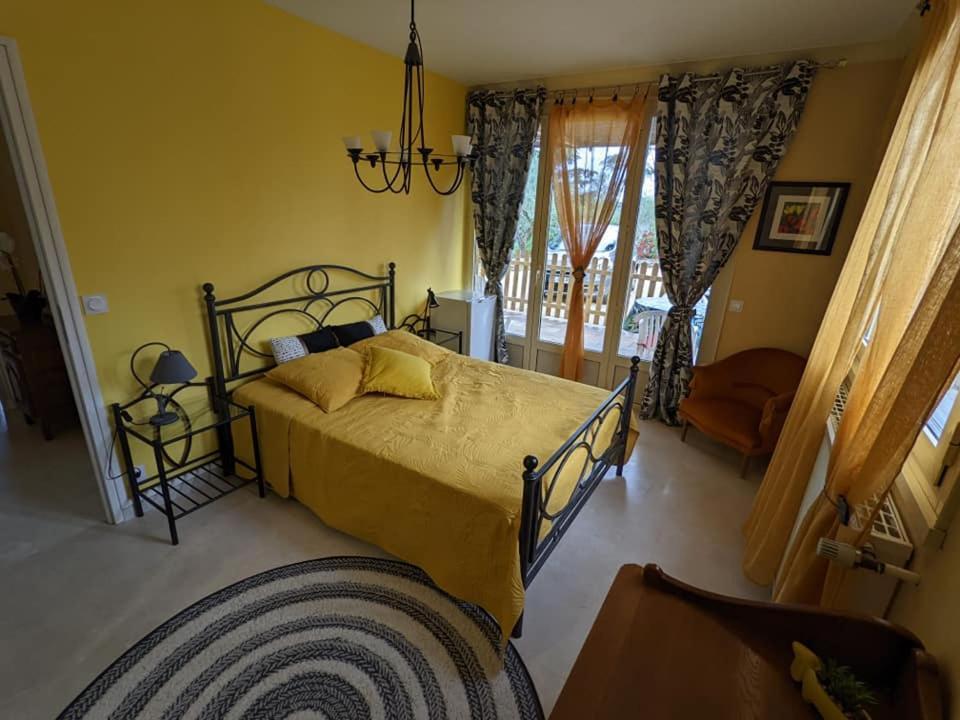 Tikazela - Domaine Ombre Et Lumiere Bed and Breakfast Saint-Jean-de-Muzols Exteriör bild